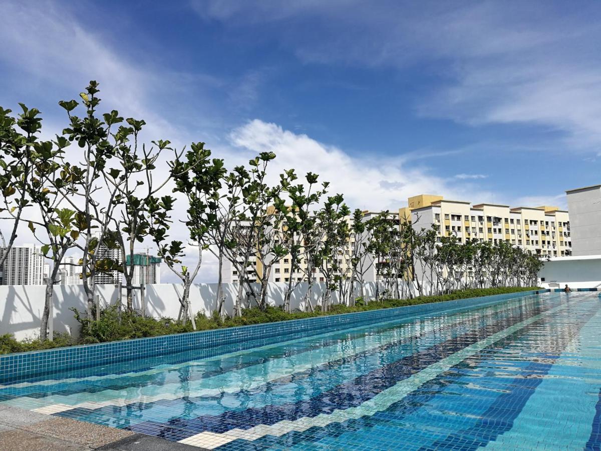 Landmark Stunning High Floor Coast View Studio #Netflix #Fast Wifi Tanjung Tokong 외부 사진