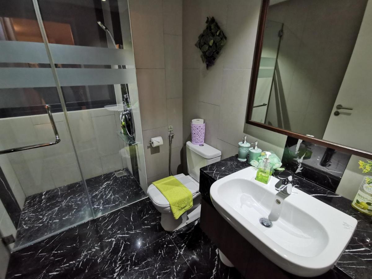 Landmark Stunning High Floor Coast View Studio #Netflix #Fast Wifi Tanjung Tokong 외부 사진
