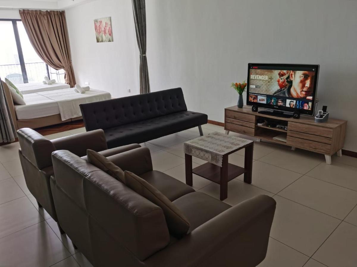 Landmark Stunning High Floor Coast View Studio #Netflix #Fast Wifi Tanjung Tokong 외부 사진